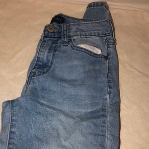 Juniors low rise jeans